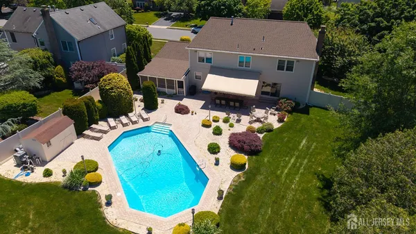 $999,999 | 43 Homestead Circle, Marlboro, NJ 07746