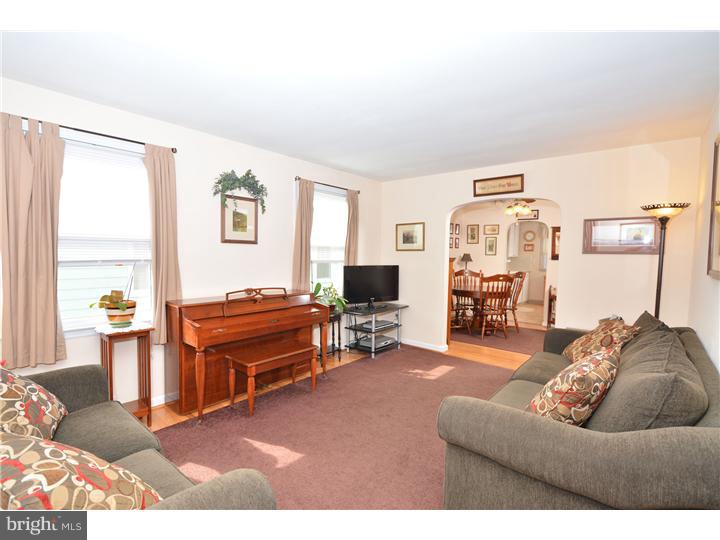 218 Cedar Road Wallingford, PA 19086 - Photo 4 of 23