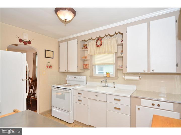 218 Cedar Road Wallingford, PA 19086 - Photo 9 of 23