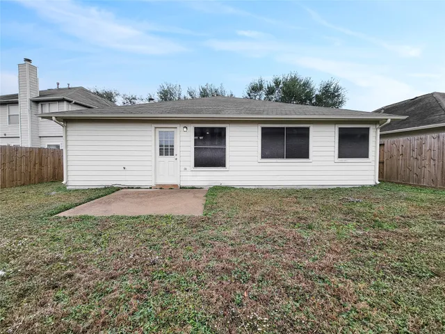 $1,875 | 4010 Redwood Hill Court, Fresno, TX 77545