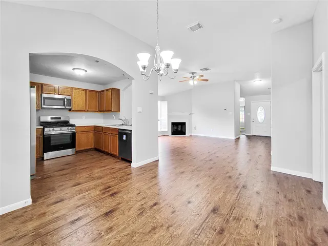 $1,875 | 4010 Redwood Hill Court, Fresno, TX 77545