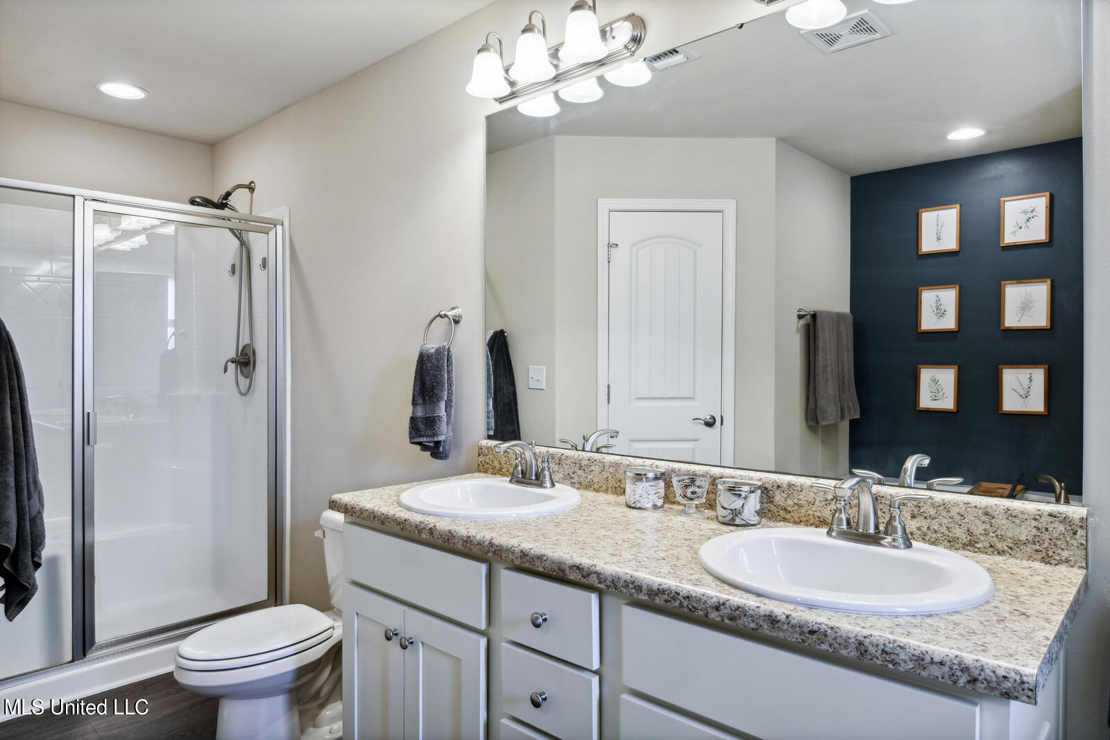 6270 Roxanne Way Biloxi, MS 39532 - Photo 11 of 27 017_1600x1067_mls_1600x1067 (22)