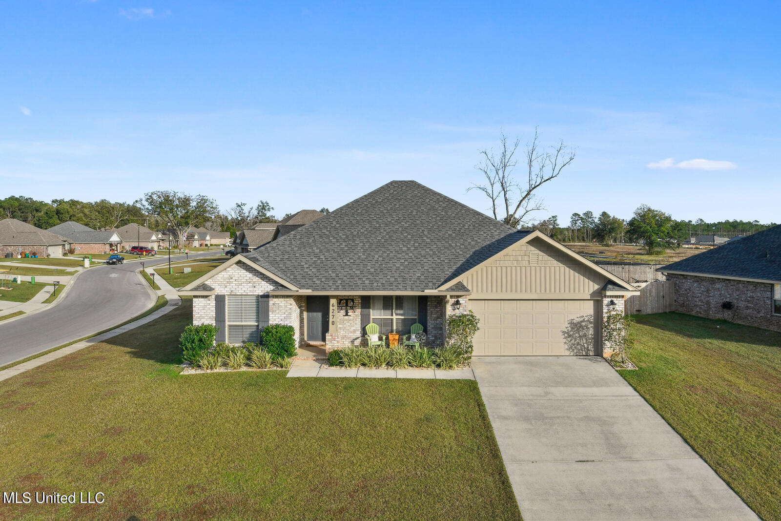 6270 Roxanne Way Biloxi, MS 39532 - Photo 27 of 27 001_1600x1067_mls_1600x1067 (23)