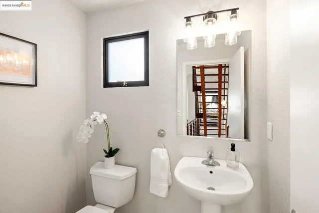 $499,000 | 1759 14th Street, Oakland, CA 94607