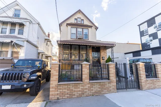 a view of multiple houses