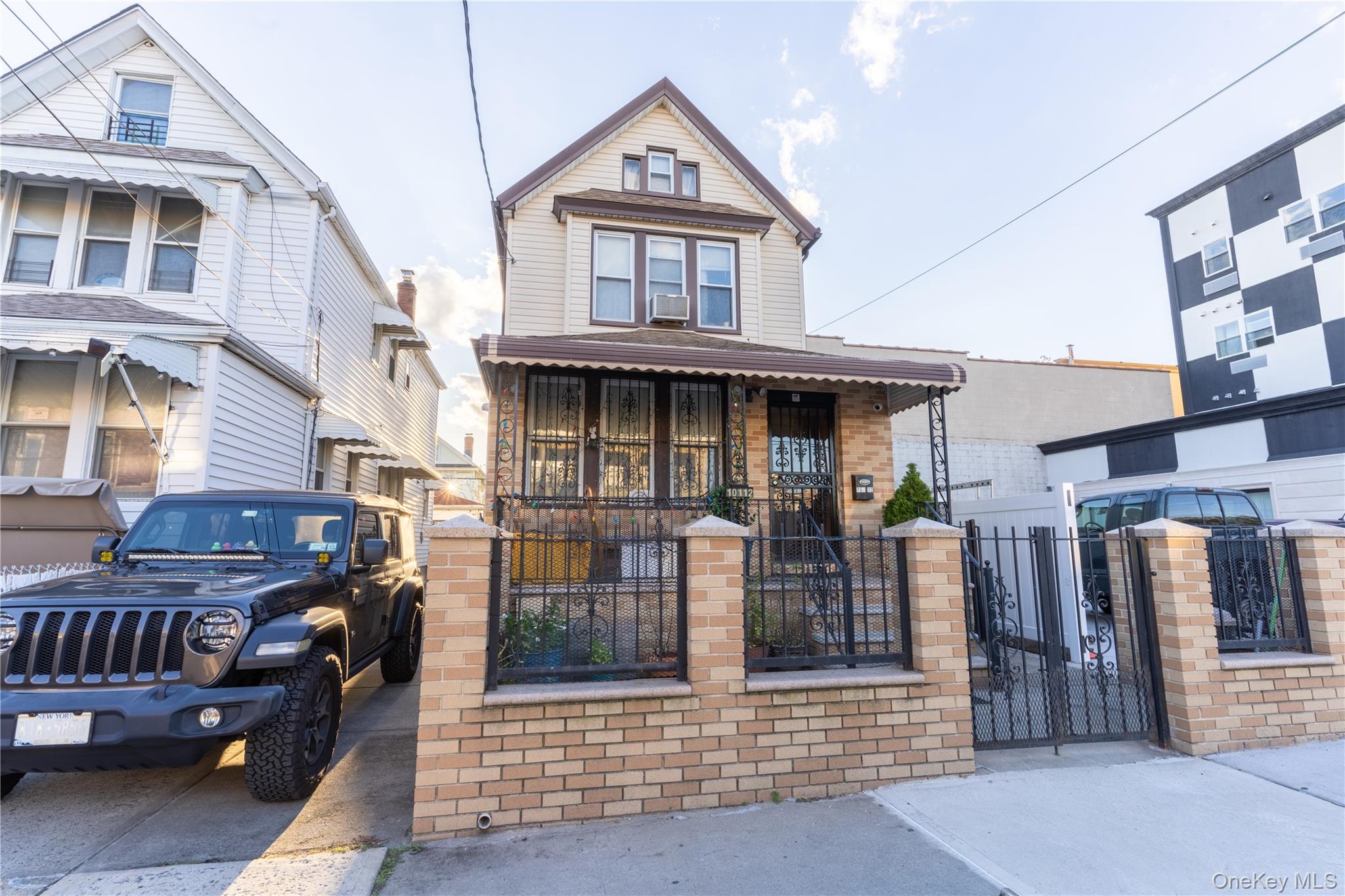 a view of multiple houses