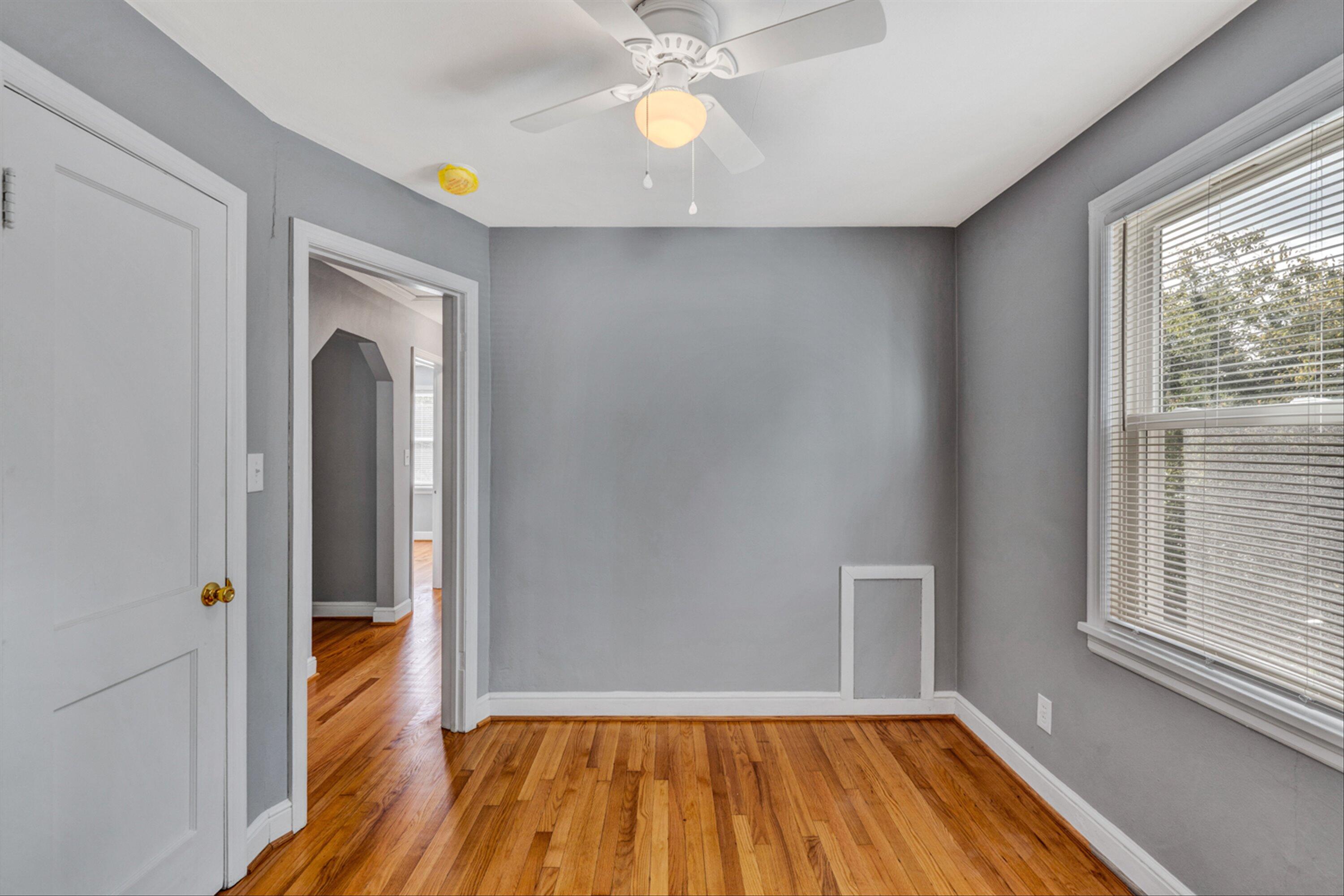 2120 Holley Road Roanoke, VA 24012 - Photo 11 of 19 09-DSC5457