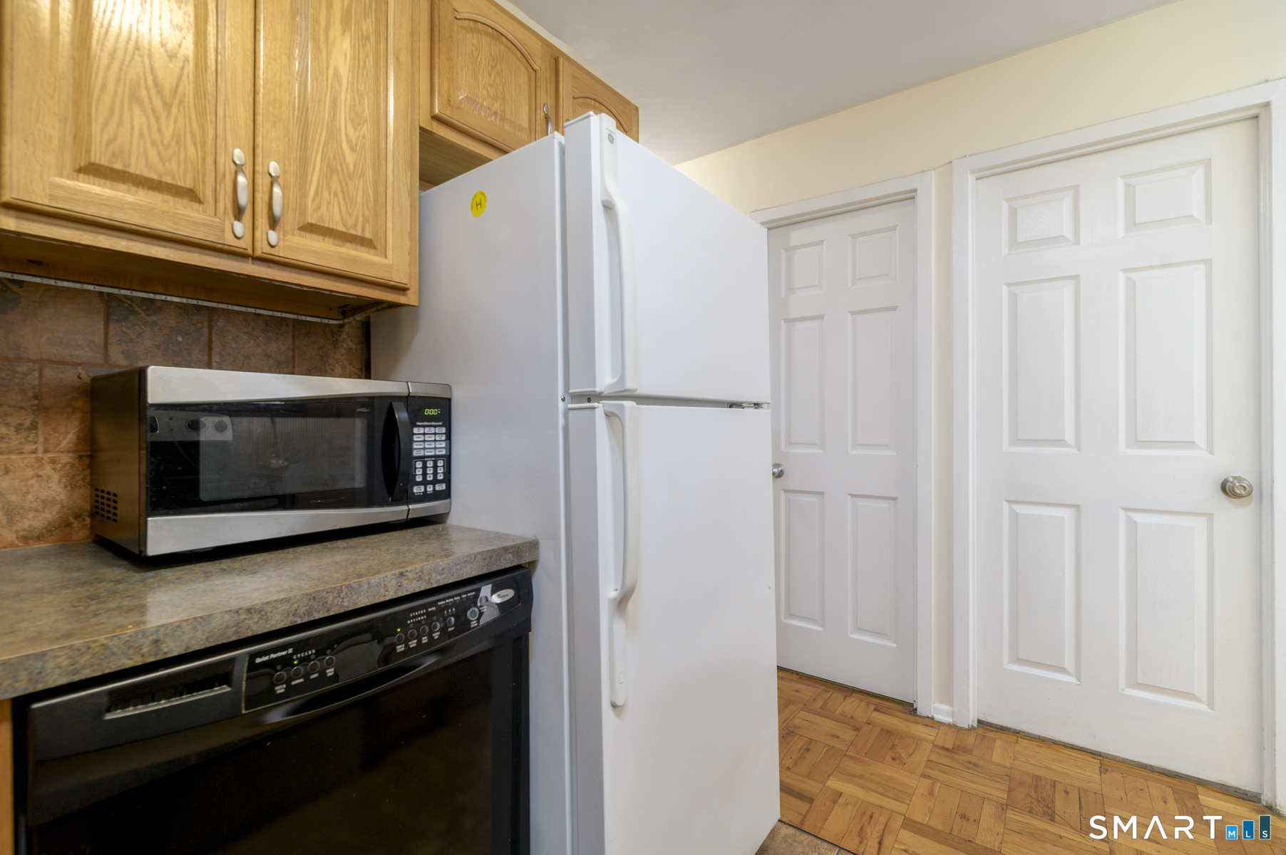 87 Glenbrook Road, Unit 7F Stamford, CT 06902 - Photo 8 of 18 Gallery Image 8