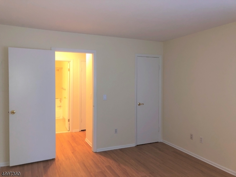 38 Wentworth Road Bedminster, NJ 07921 - Photo 11 of 18