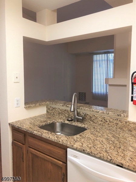 38 Wentworth Road Bedminster, NJ 07921 - Photo 6 of 18