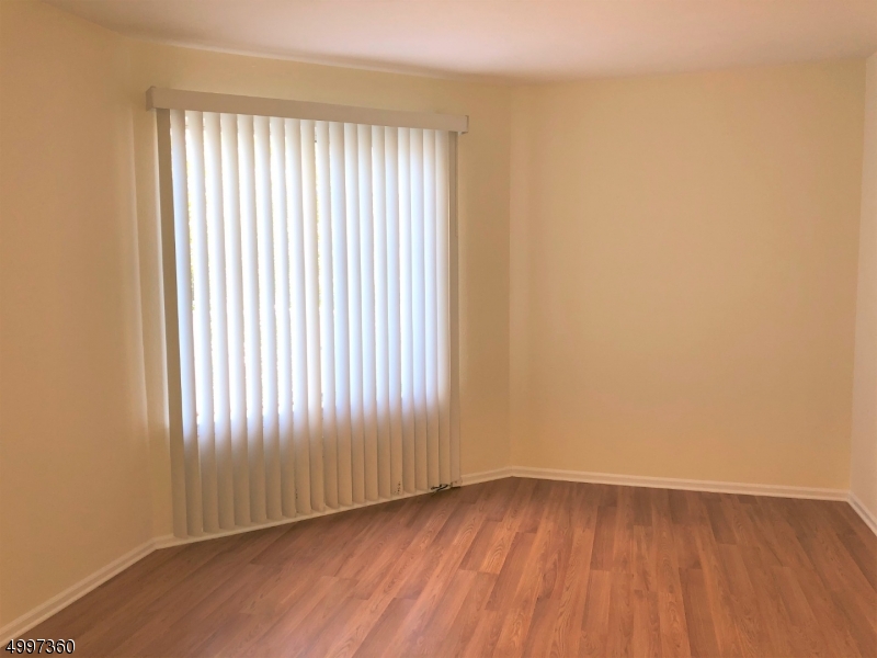 38 Wentworth Road Bedminster, NJ 07921 - Photo 10 of 18