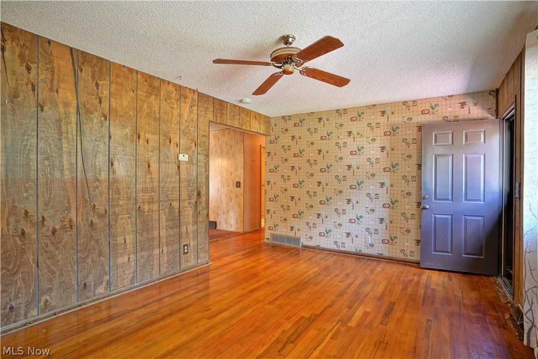 2124 Samira Road Stow, OH 44224 - Photo 4 of 32