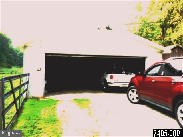 112 Thompson Road Delta, PA 17314 - Photo 13 of 25 Gallery Image 13