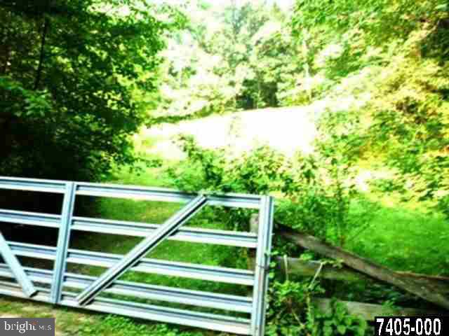 112 Thompson Road Delta, PA 17314 - Photo 15 of 25 Gallery Image 15