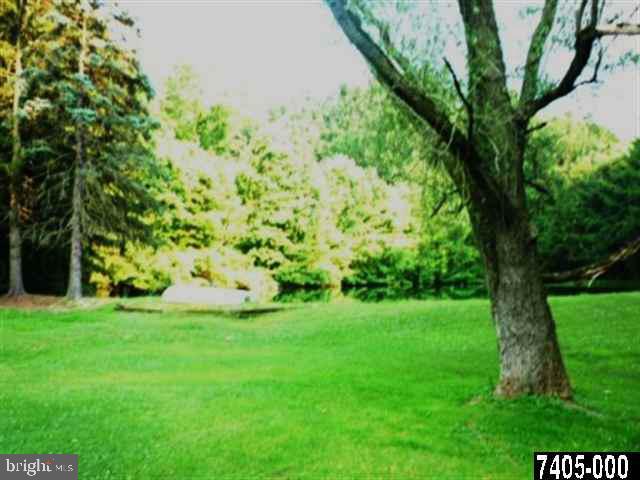 112 Thompson Road Delta, PA 17314 - Photo 20 of 25 Gallery Image 20