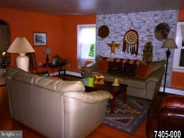 112 Thompson Road Delta, PA 17314 - Photo 4 of 25 Gallery Image 4