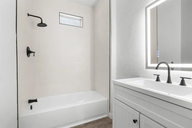 $749,900 | 811 North Crawford Street, Dallas, TX 75203