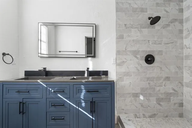 $749,900 | 811 North Crawford Street, Dallas, TX 75203