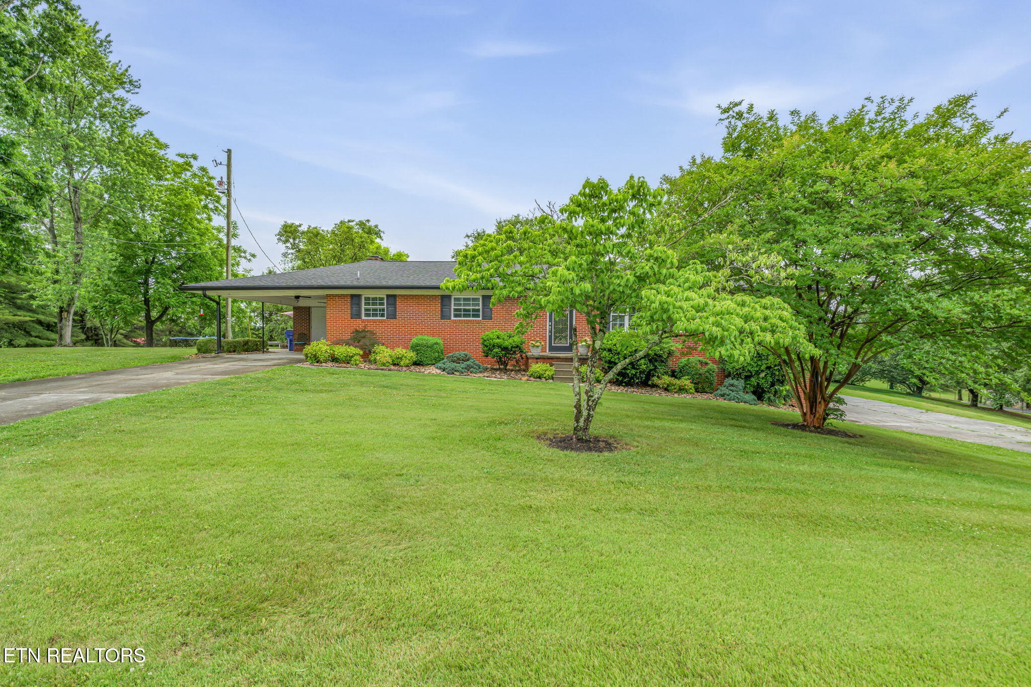 9402 Johnson Road Strawberry Plains, TN 37871 - Photo 3 of 60 2-web-or-mls-9402 Johnson Road-51