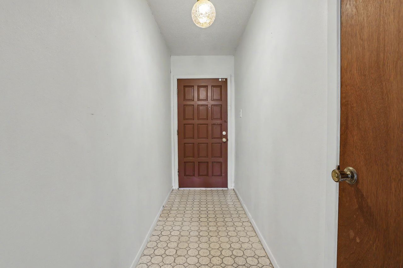 1811 Terry Lane Georgetown, TX 78628 - Photo 4 of 40 A welcoming entry, with durable tile flooring, sets the tone for comfortable living.