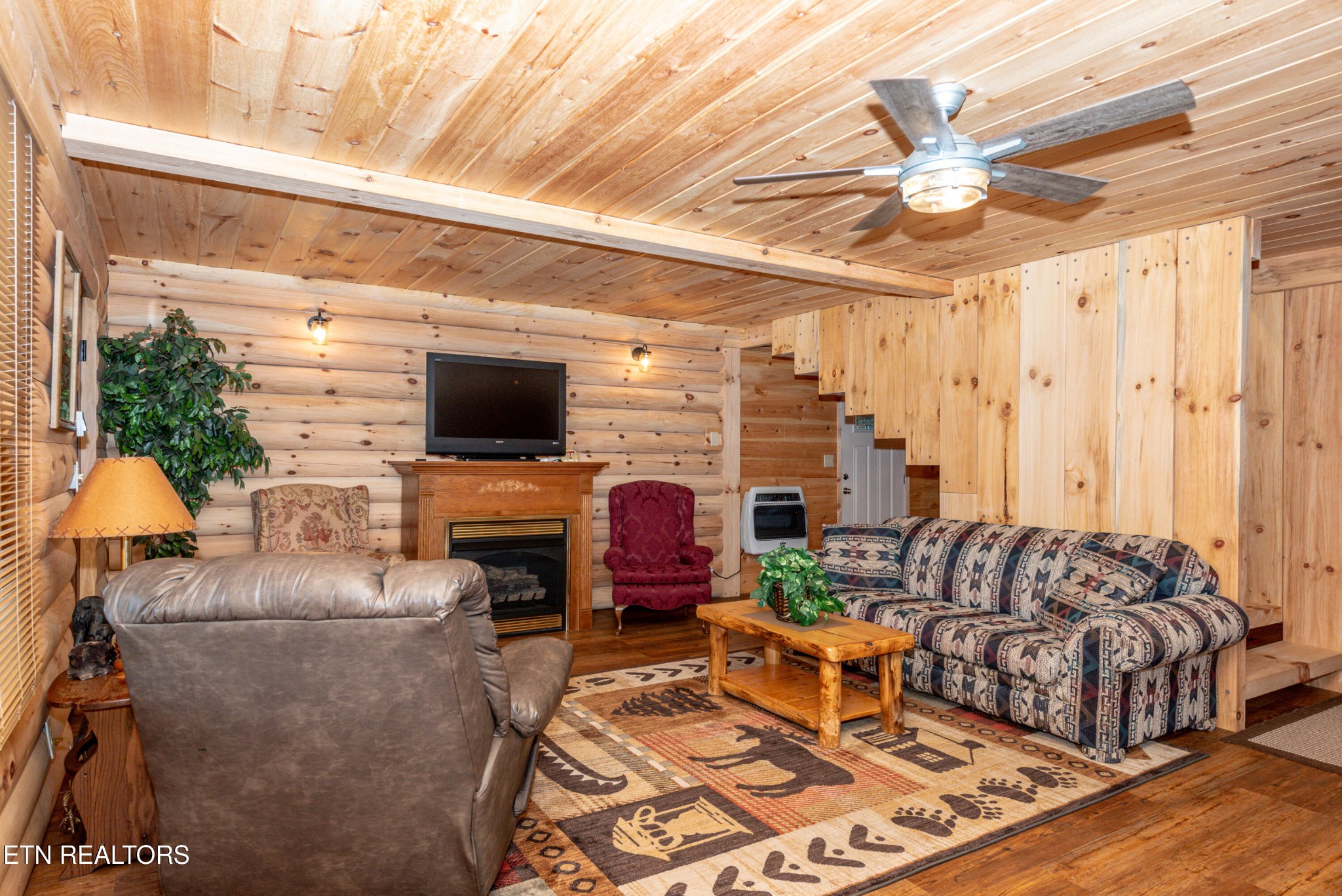 985 Swannsylvania Road Dandridge, TN 37725 - Photo 9 of 52 Gallery Image 9