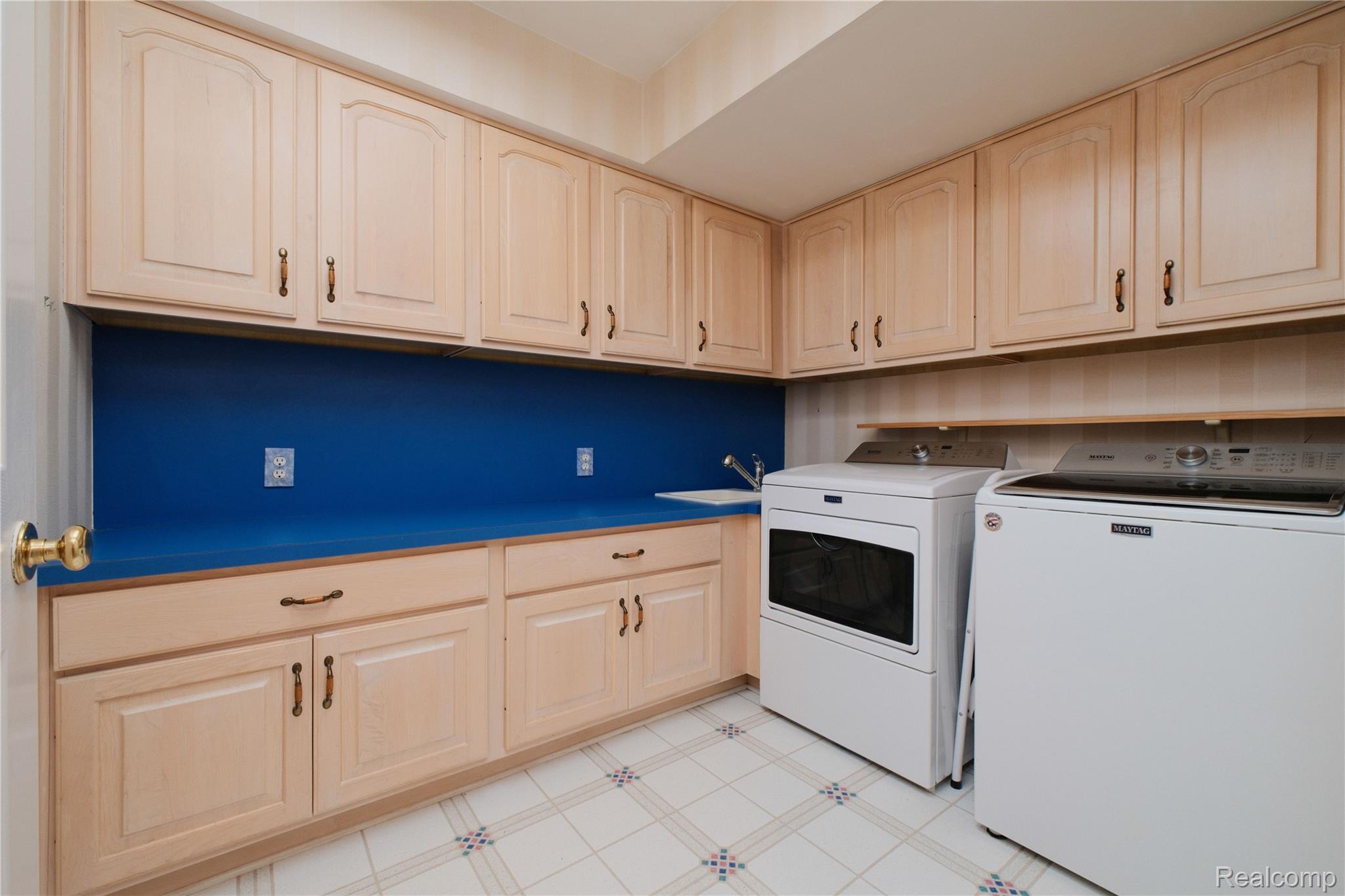 11050 Wealthy Lane Romeo, MI 48065 - Photo 35 of 53 First Floor Laundry