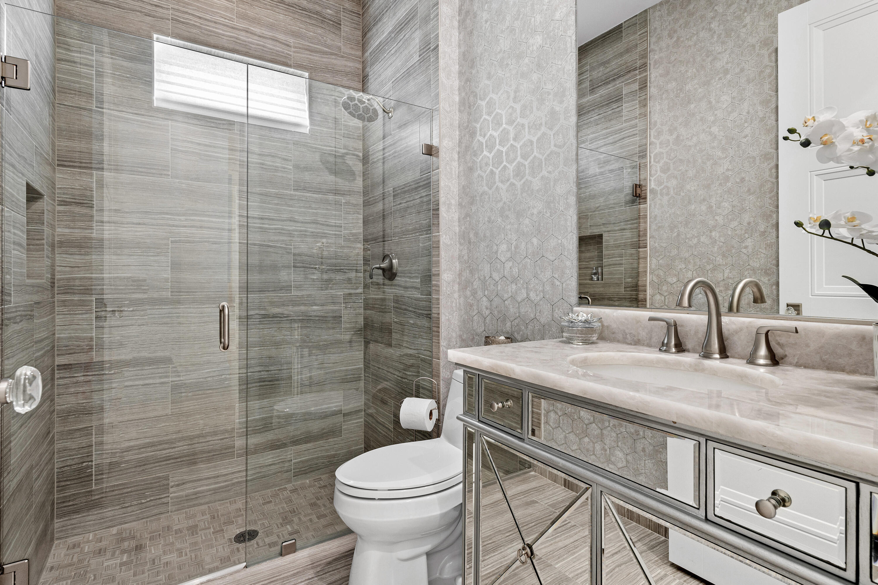 6373 Montesito Street Boca Raton, FL 33496 - Photo 26 of 32 Guest Bath
