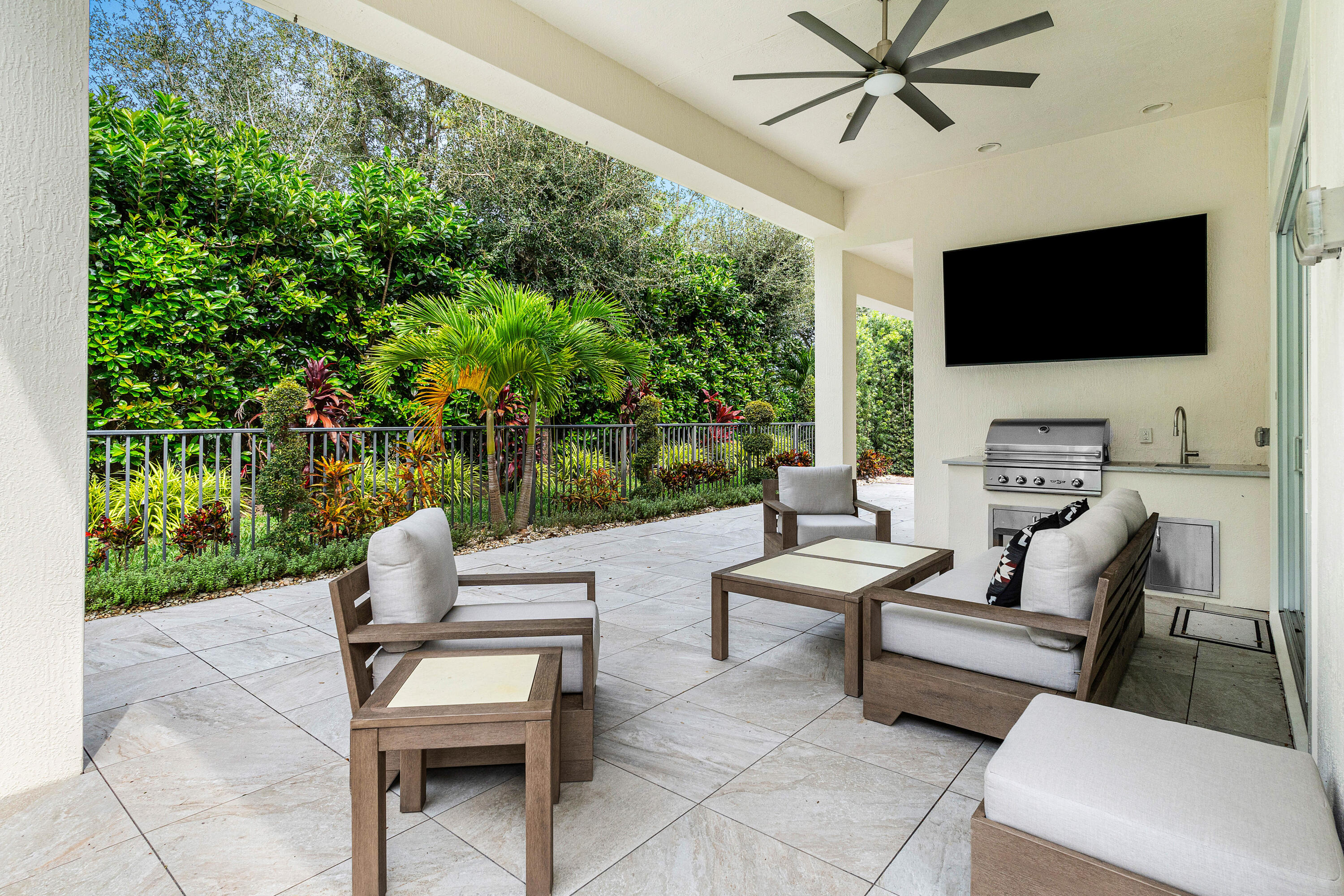 6373 Montesito Street Boca Raton, FL 33496 - Photo 30 of 32 Exterior Back