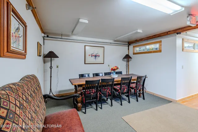 $6,450,000 | 117 West Pine Street, Pinedale, WY 82941