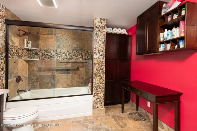 $6,450,000 | 117 West Pine Street, Pinedale, WY 82941