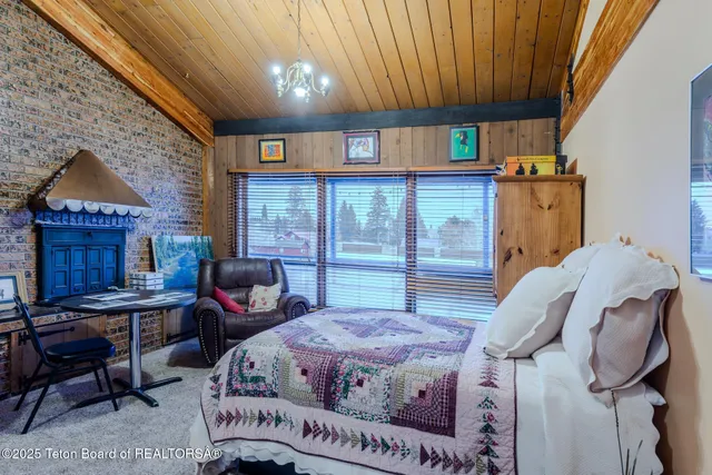 $6,450,000 | 117 West Pine Street, Pinedale, WY 82941