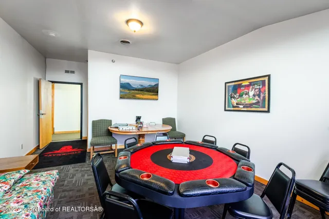 $6,450,000 | 117 West Pine Street, Pinedale, WY 82941