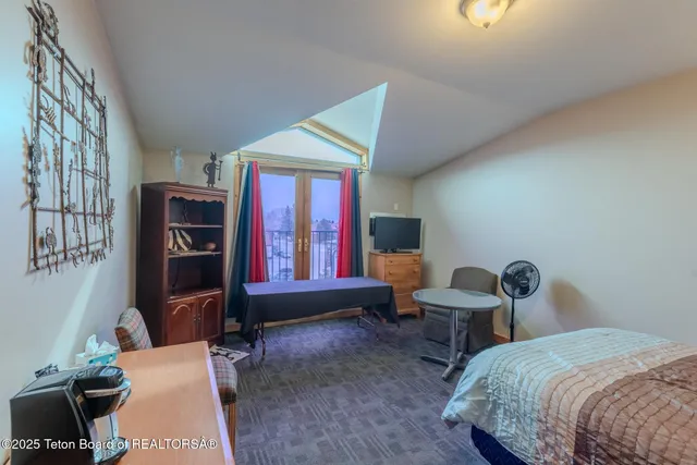 $6,450,000 | 117 West Pine Street, Pinedale, WY 82941