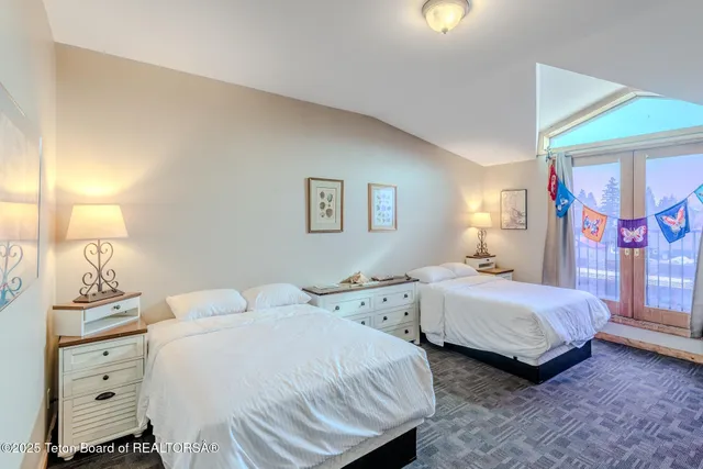 $6,450,000 | 117 West Pine Street, Pinedale, WY 82941