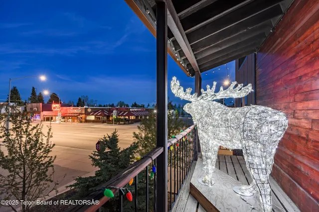 $6,450,000 | 117 West Pine Street, Pinedale, WY 82941