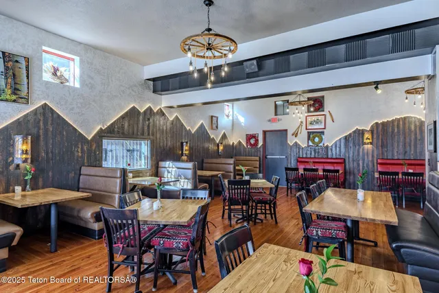 $6,450,000 | 117 West Pine Street, Pinedale, WY 82941