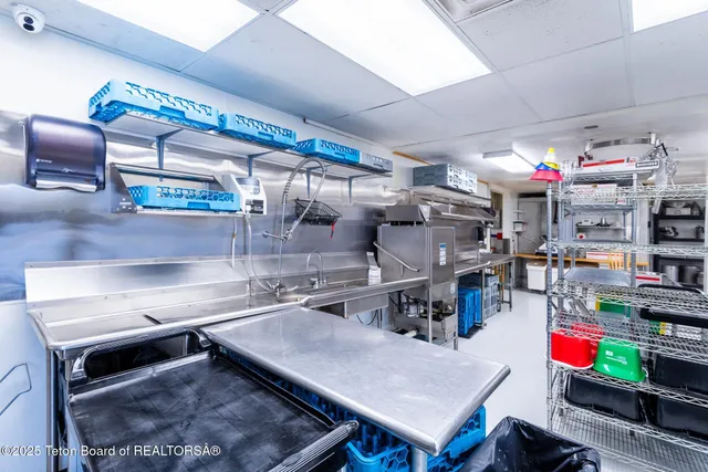 $6,450,000 | 117 West Pine Street, Pinedale, WY 82941