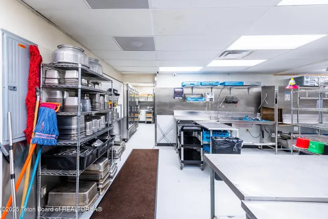 $6,450,000 | 117 West Pine Street, Pinedale, WY 82941