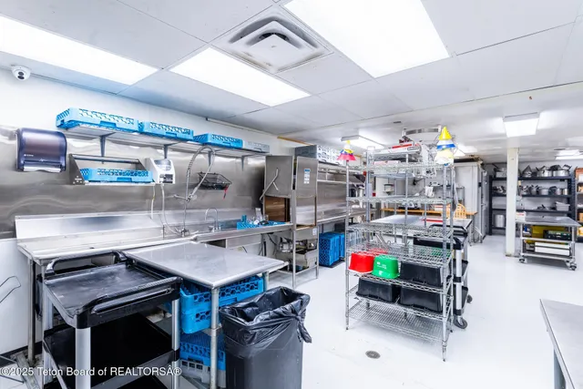 $6,450,000 | 117 West Pine Street, Pinedale, WY 82941