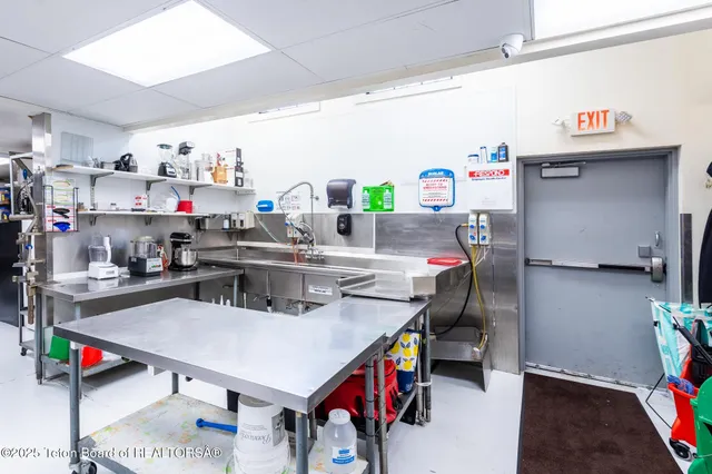 $6,450,000 | 117 West Pine Street, Pinedale, WY 82941