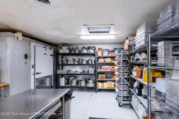 $5,900,000 | 117 West Pine Street, Pinedale, WY 82941