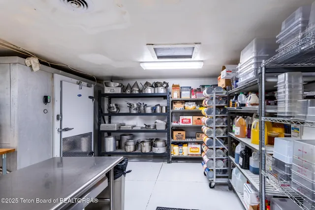 $6,450,000 | 117 West Pine Street, Pinedale, WY 82941