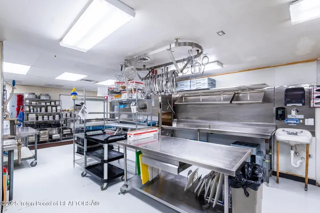 $6,450,000 | 117 West Pine Street, Pinedale, WY 82941