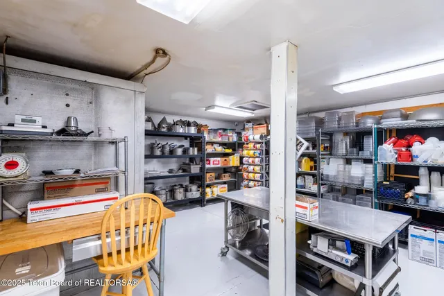 $6,450,000 | 117 West Pine Street, Pinedale, WY 82941