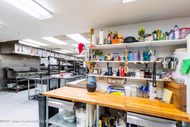 $6,450,000 | 117 West Pine Street, Pinedale, WY 82941