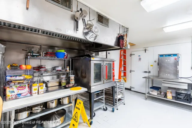 $6,450,000 | 117 West Pine Street, Pinedale, WY 82941