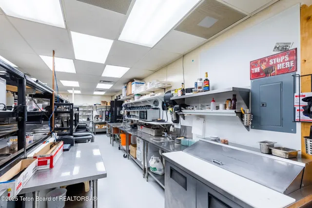 $6,450,000 | 117 West Pine Street, Pinedale, WY 82941