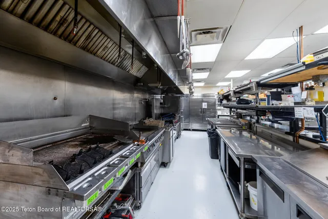 $6,450,000 | 117 West Pine Street, Pinedale, WY 82941