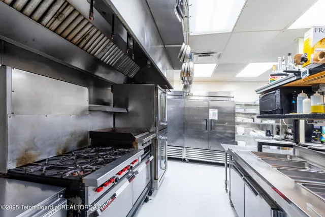 $6,450,000 | 117 West Pine Street, Pinedale, WY 82941