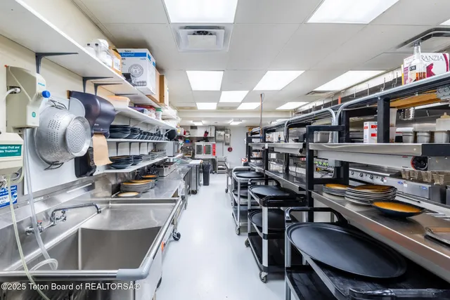 $6,450,000 | 117 West Pine Street, Pinedale, WY 82941